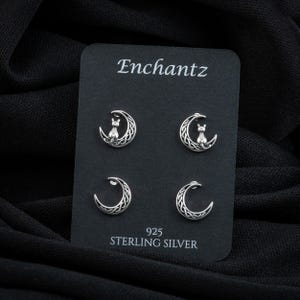 Celtic Knot Half Moon Silver Earrings, Cat on Celtic Moon Silver Earring, Small Moon Cat Earring, Celtic Moon Earring, Moon Cat Stud Earring