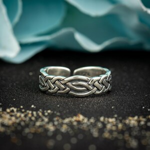 Celtic Knot Toe Ring Sterling Silver, Unique Viking Toe Band Adjustable, Cool Irish Edgy Jewelry