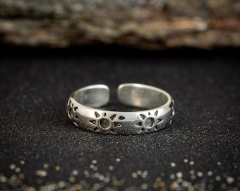 Boho Sun Sterling Silver Toe Band, Adjustable Dome Sun Toe Ring for Women, Beach Summer Jewelry