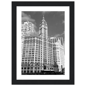 Fotografia con cornice in legno su carta opaca di alta qualità dell'edificio Chicago Wrigley, architettura, decorazioni in bianco e nero, ufficio, arte di Chicago