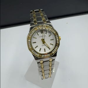 Montre de luxe pour femme en argent et or, cadeau spécial pour femme, montre pour femme spéciale avec pierre