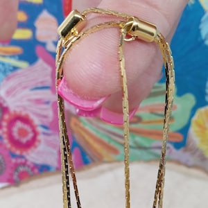 Collana dorata regolabile, crea il tuo stile. Gioielli d'epoca. Catena d'oro. Accessorio da donna versatile. 16 stili diversi. Regalo delle donne