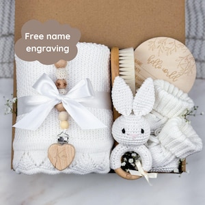 Personalized Baby Gift Box with White Knitted Blanket, Gender Neutral Gift for Mom to Be, Baby Shower Gift, Custom Christmas Gift for Baby