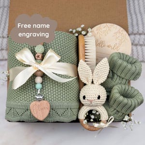 Personalized Fall Baby Shower Gift Box with Sage Green Knitted Blanket and Crochet Animal Rattle with Name, Gender Neutral Gift for New Mom