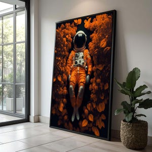 Astronauta surrealista en la naturaleza / Arte espacial futurista / Impresión de astronauta naranja / Decoración de pared de jardín cósmico / Regalo único de lienzo de ciencia ficción