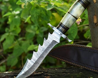 Damascus Steel Hunting Knife: Italian Wood Handle, Outdoor Survival Tool