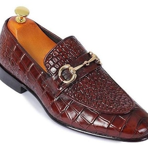 Mocasines de piel de caimán hechos a mano, con textura de cocodrilo, negros, con punta redonda, para vestir y formales, para hombre.