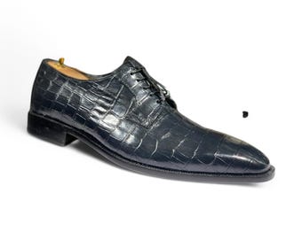 Zapatos de piel de cocodrilo negra con textura y cordones para hombre, hechos a mano. Zapatos de vestir de piel de vaca. Calzado formal hecho a mano.