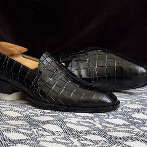 Handmade Alligator Textured Penny Loafer Cowhide Leather Shoes for Men - Goodyear Welted, Customizable Artisan Footwear for Refined Style.