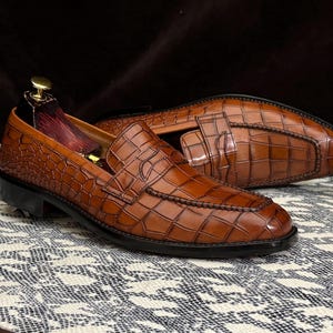 Handmade Alligator Textured Penny Loafer Cowhide Leather Shoes for Men - Goodyear Welted, Customizable Artisan Footwear for Refined Style.