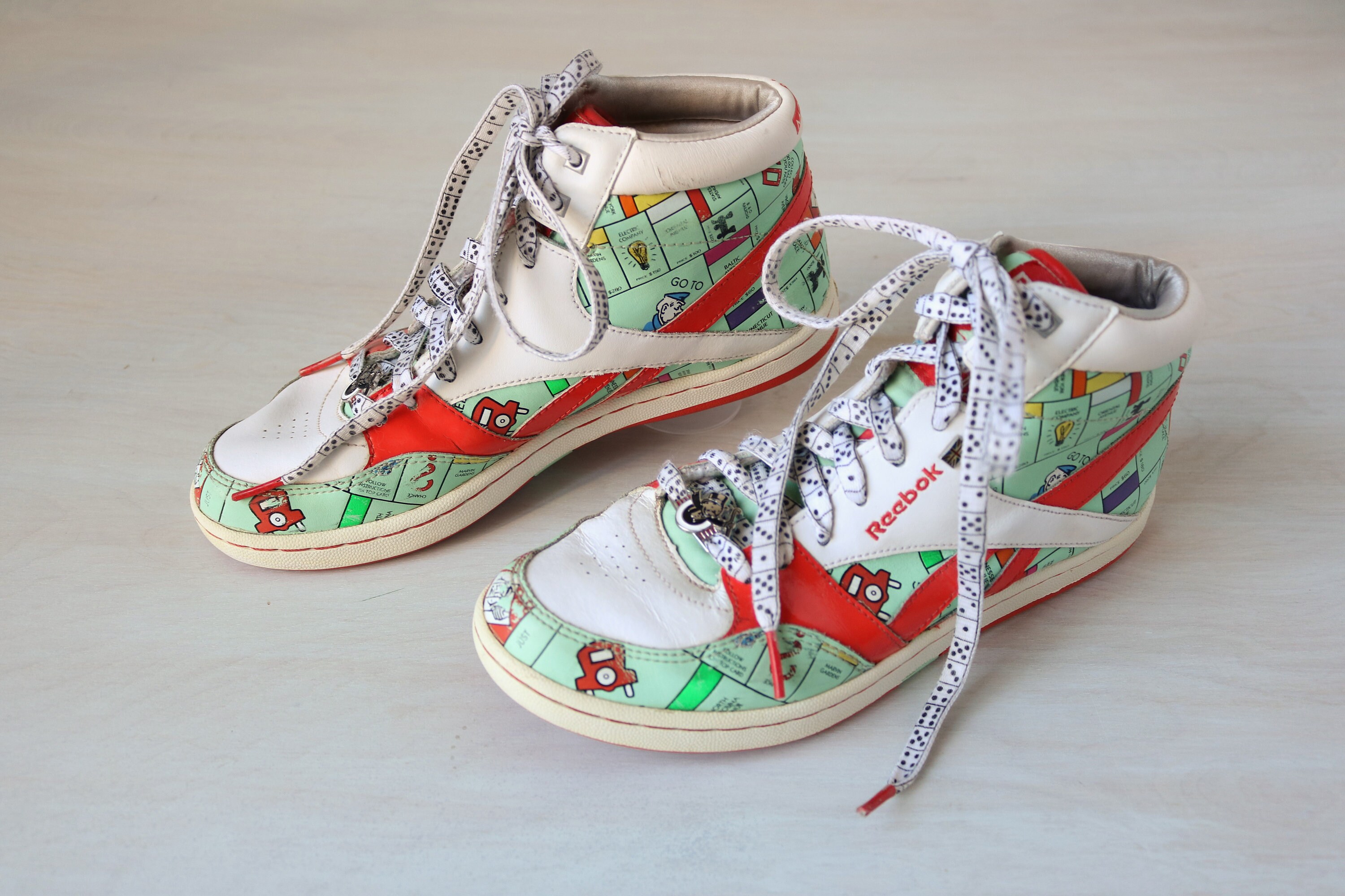 Reebok Monopoly Hallo Top Sneakers 7 - Etsy.de