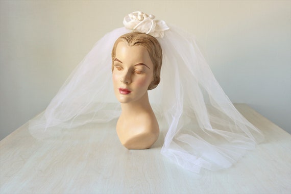 Vintage Wedding Veil Headpiece / 1960s Bridal Vei