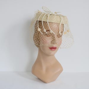 Vintage Cream 1950s Halo Fascinator Hat Vintage Hat Women&#39;s Hat Wedding Bridal Headpiece Cocktail Hat Tea Party Hat Retro MCM Hat