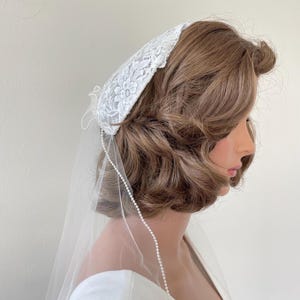 1950s Vintage Wedding Veil: Lace Juliet Cap Pearl Edge Trim  display picture 2