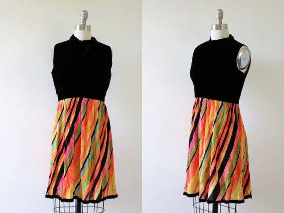 1960s Mod Dress Pleated Color Swirl Sleeveless