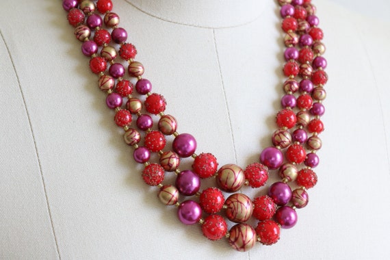 Hot Pink Red and Gold Multi Strand Necklace Vinta… - image 4