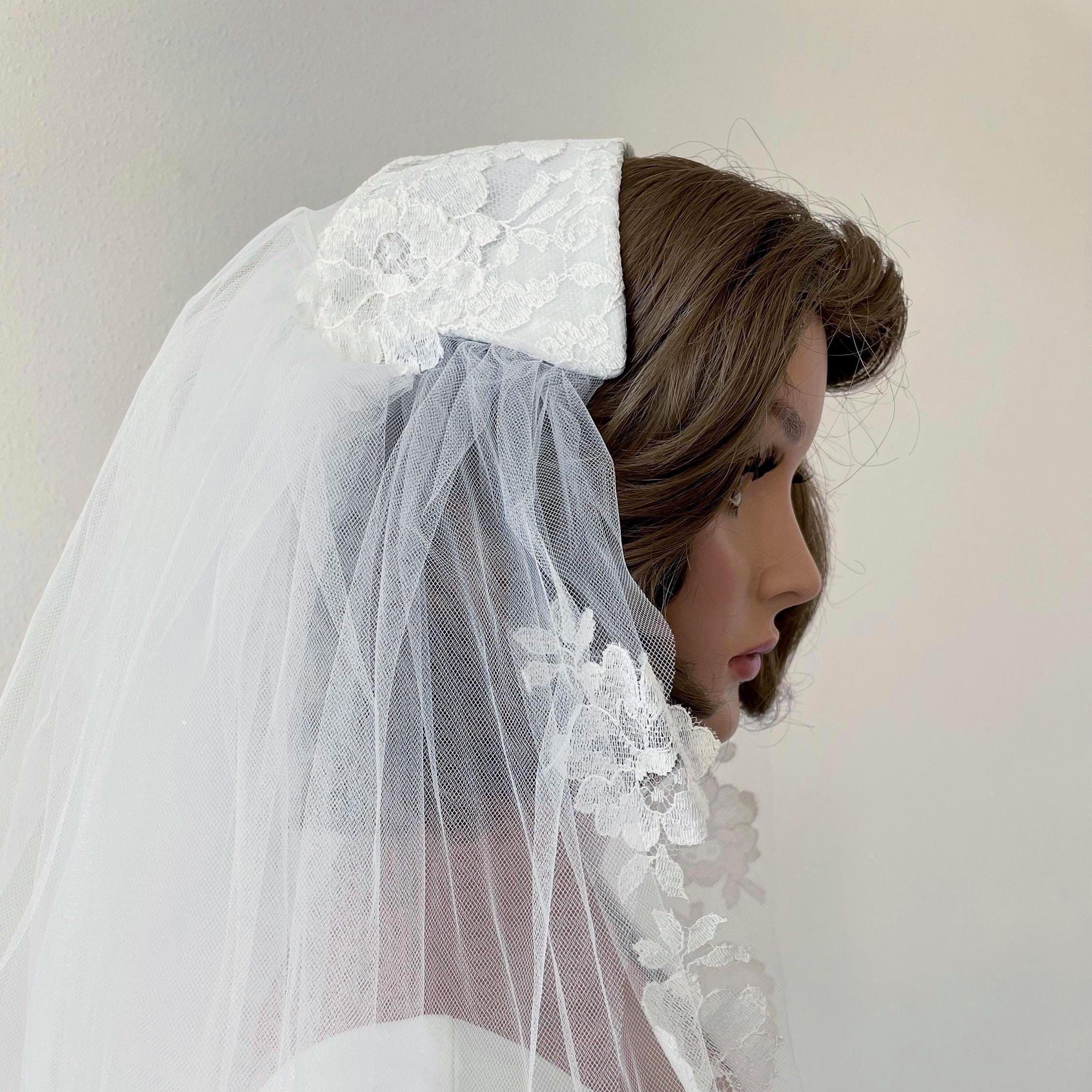 Vintage 1960-70\'s Juliet Bridal Ivory Lace Bow Veil Headpiece Romance Cathedral 1970s White Juliette Cap Mid Length Wedding Veil With  main image 3