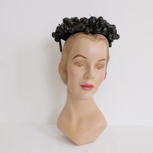 Vintage 1950s Black Cherry Fruit Hat Calot Fascinator Wedding Hat Women&#39;s Hat Headpiece Cocktail Tea Party Hat New Look MCM