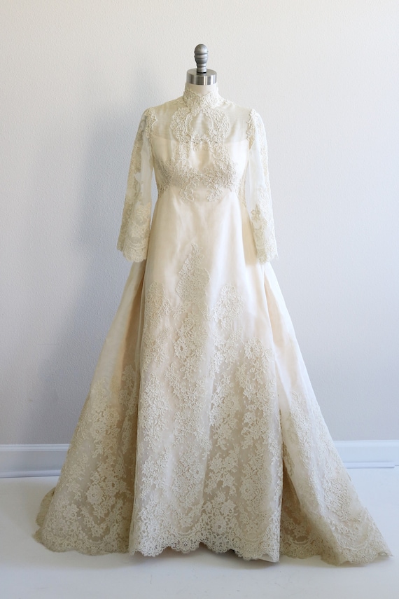 Vintage 1960s Lace Wedding Dress Long Sleeves A L… - image 2