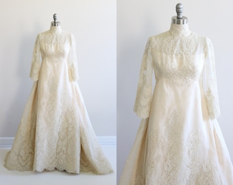 Vintage 1960s Lace Wedding Dress Long Sleeves A Line Princess Wedding Dresses Size XS