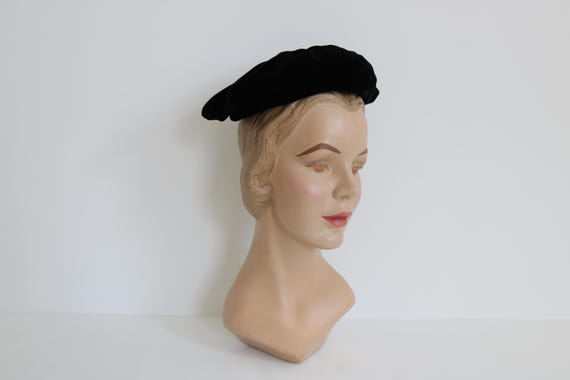 1950s vintage black velvet bow wire headband fascinator Vintage Hats - 1950s Hats - Fascinator - Half Hat - Velvet  main image 3
