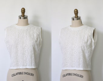 1960s White Eyelet Lace Sleeveless Blouse Size Small