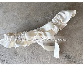 Satin Skirted Satin Bridal Garter in ivory/ivory