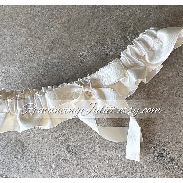 Satin Skirted Satin Bridal Garter in ivory/ivory