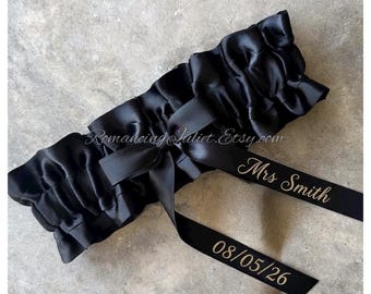 Personalized Classic Chic Bridal Garter in black/black