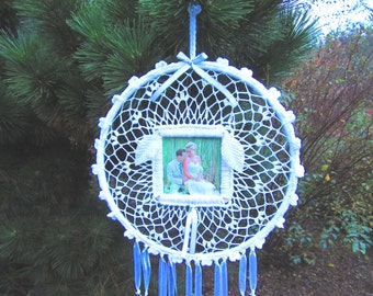 Handmade Crocheted Wedding Dreamcatcher: Photo Keepsake