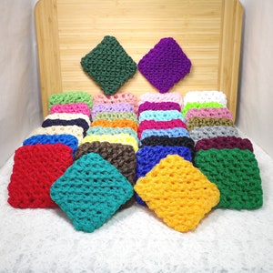 Schrobzuigmachines, pannen, borden, netten, keuken, bad, oranje, blauw, groen, roze, paars, wit, vierkant. Kies kleuren. 32 kleuren.