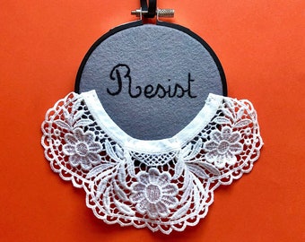 Resist mini hoop - homage to RBG - protect women reproductive rights - my body my Choice, hand embroidery decor - OOAK by HibouDesigns
