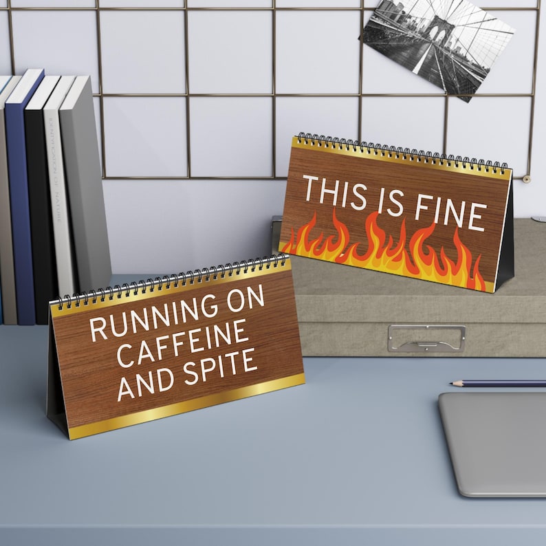 Placa de mesa com humor corporativo: Flipbook para mesa de escritório | Citações sarcásticas no local de trabalho | Presente sarcástico para colega de trabalho imagem 2