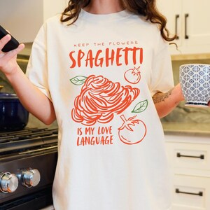 Spaghetti Shirt Tomato Shirt Pasta Shirt Food Shirt Ciao Bella Tomato Girl Pasta Tee Vintage Food Shirt Italy Shirt Italy Summer