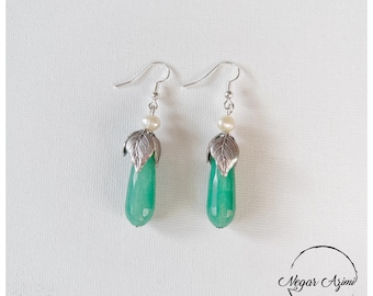 Hand made Vintage-Inspired  Pearl and green agate Floral silver Earring Statement