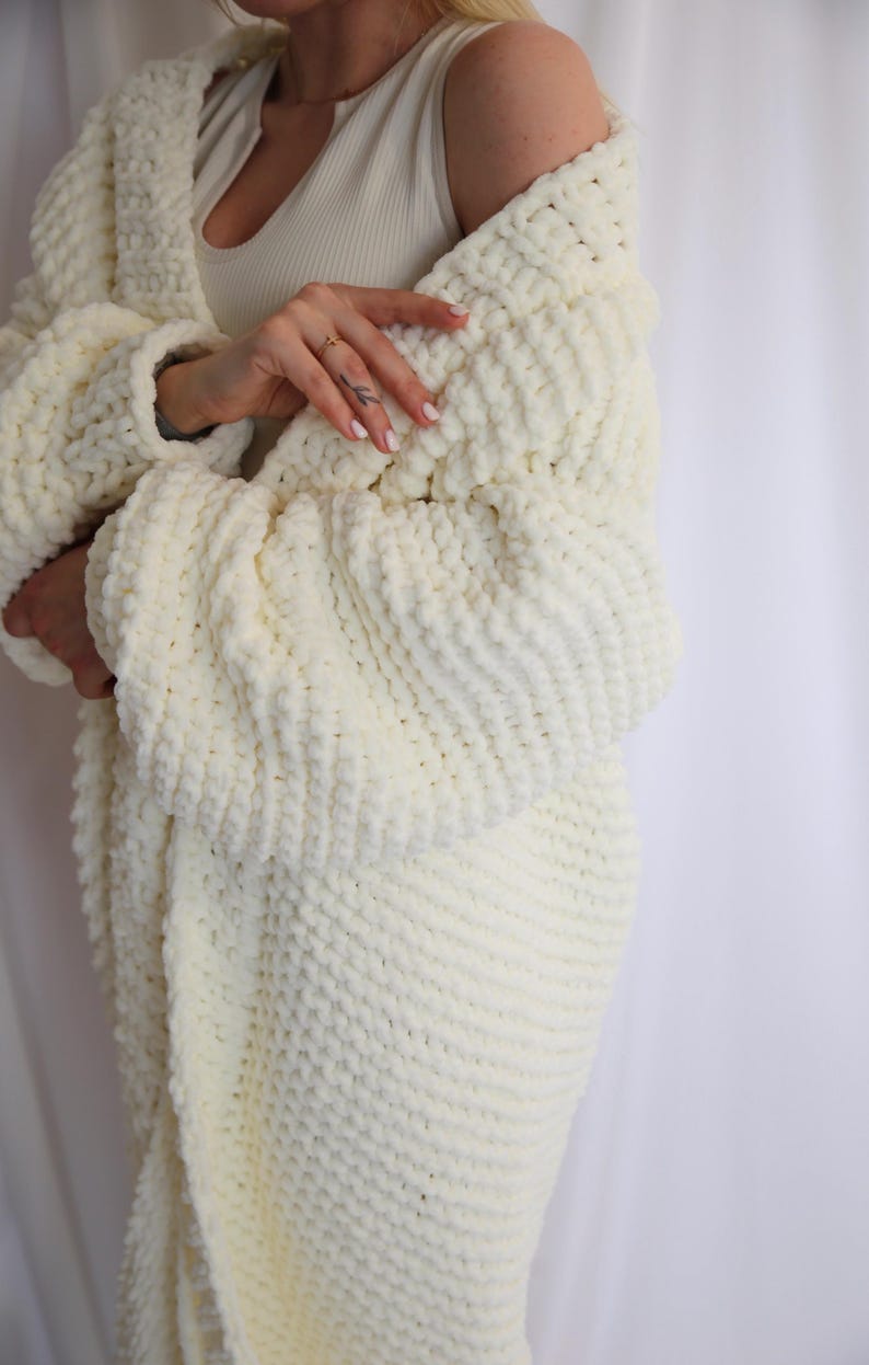 Cardigan in maglia grossa: micropoliestere avorio, maglione caldo fatto a mano immagine 7