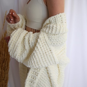 Cardigan in maglia grossa: micropoliestere avorio, maglione caldo fatto a mano immagine 9
