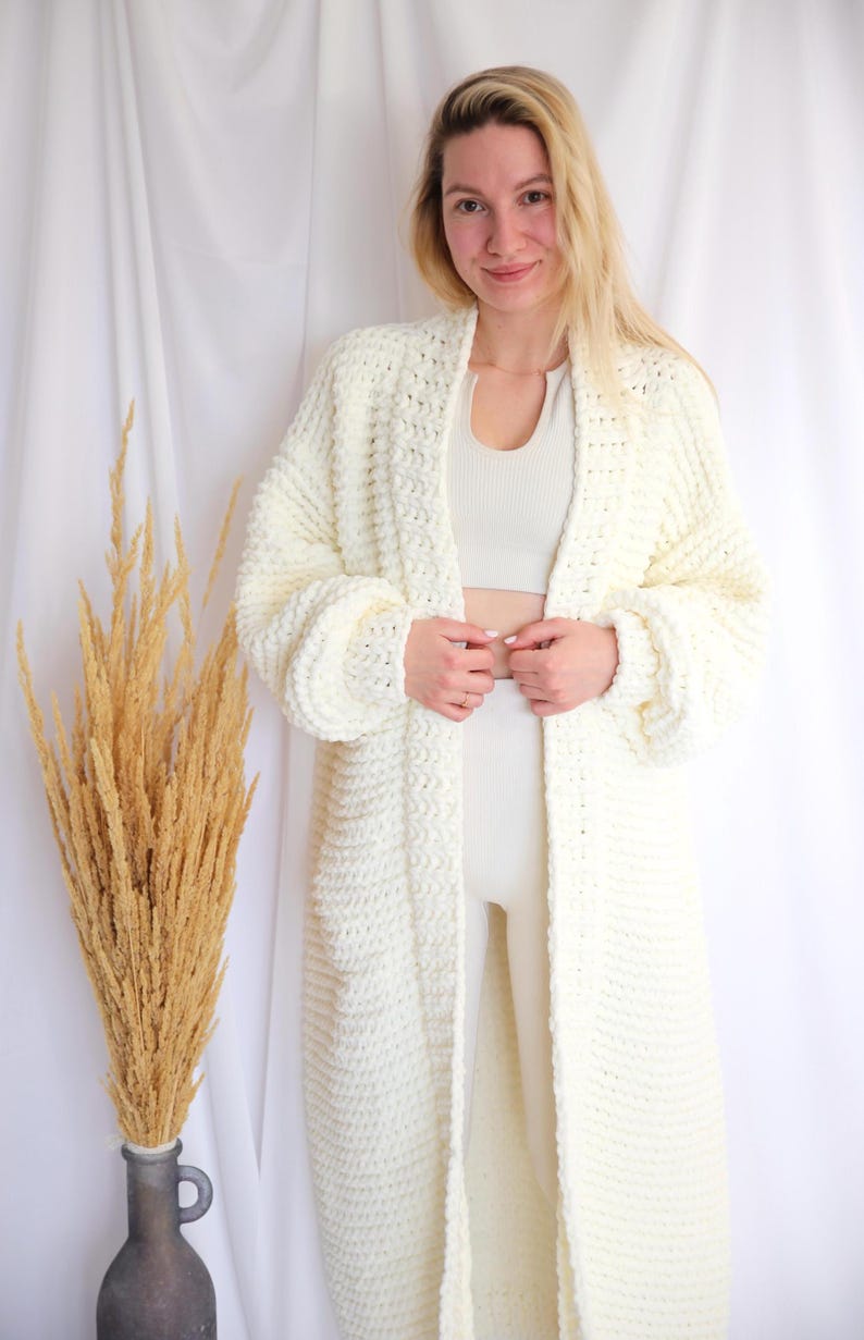 Cardigan in maglia grossa: micropoliestere avorio, maglione caldo fatto a mano immagine 2