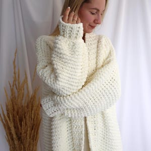 Cardigan in maglia grossa: micropoliestere avorio, maglione caldo fatto a mano immagine 1