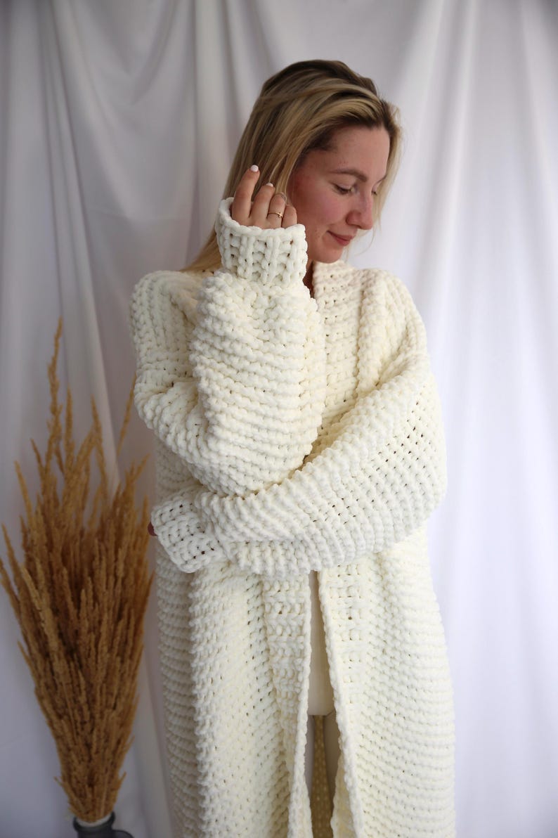Cardigan in maglia grossa: micropoliestere avorio, maglione caldo fatto a mano immagine 1