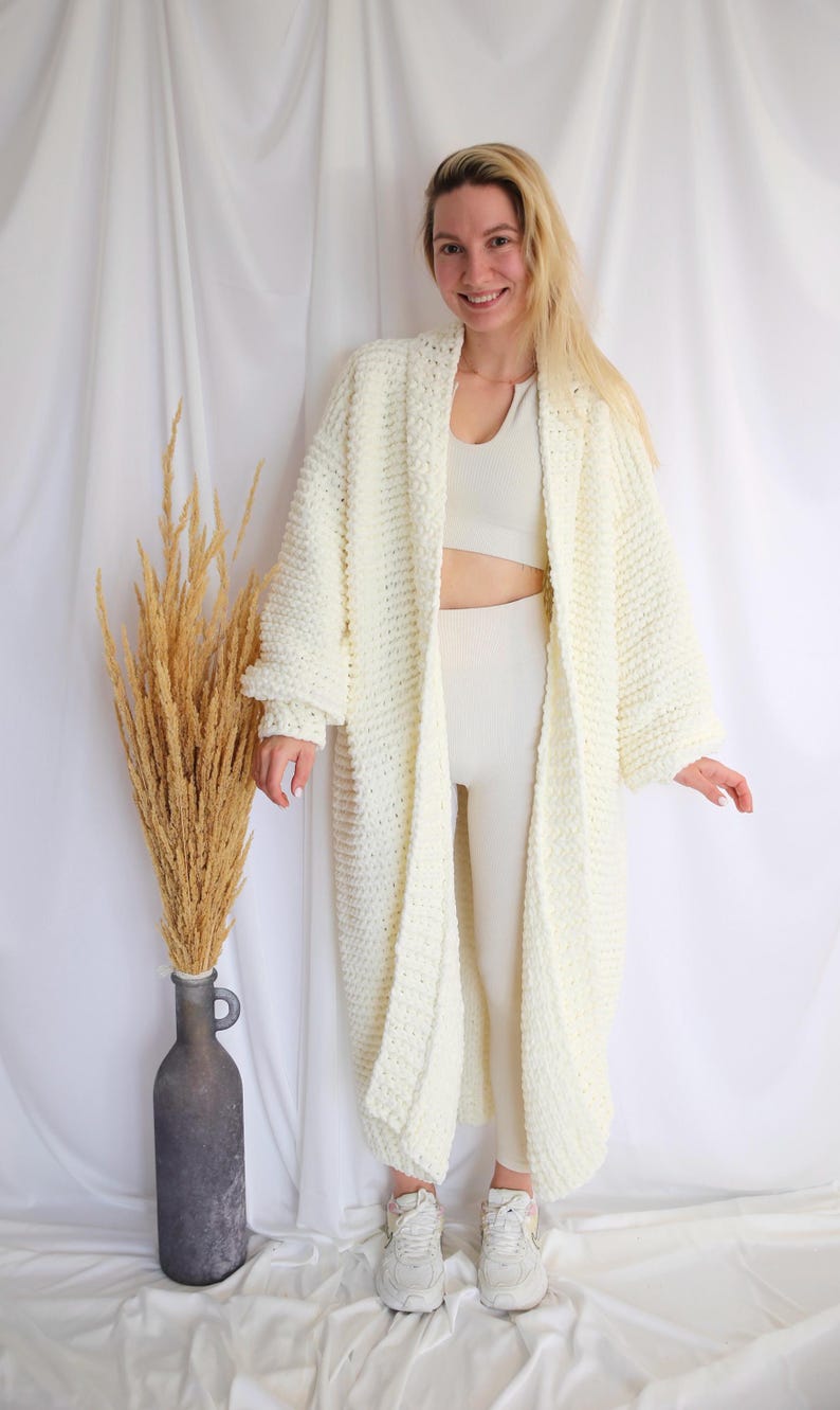 Cardigan in maglia grossa: micropoliestere avorio, maglione caldo fatto a mano immagine 3