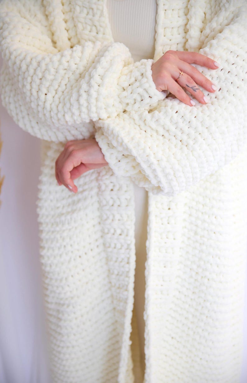 Cardigan in maglia grossa: micropoliestere avorio, maglione caldo fatto a mano immagine 6