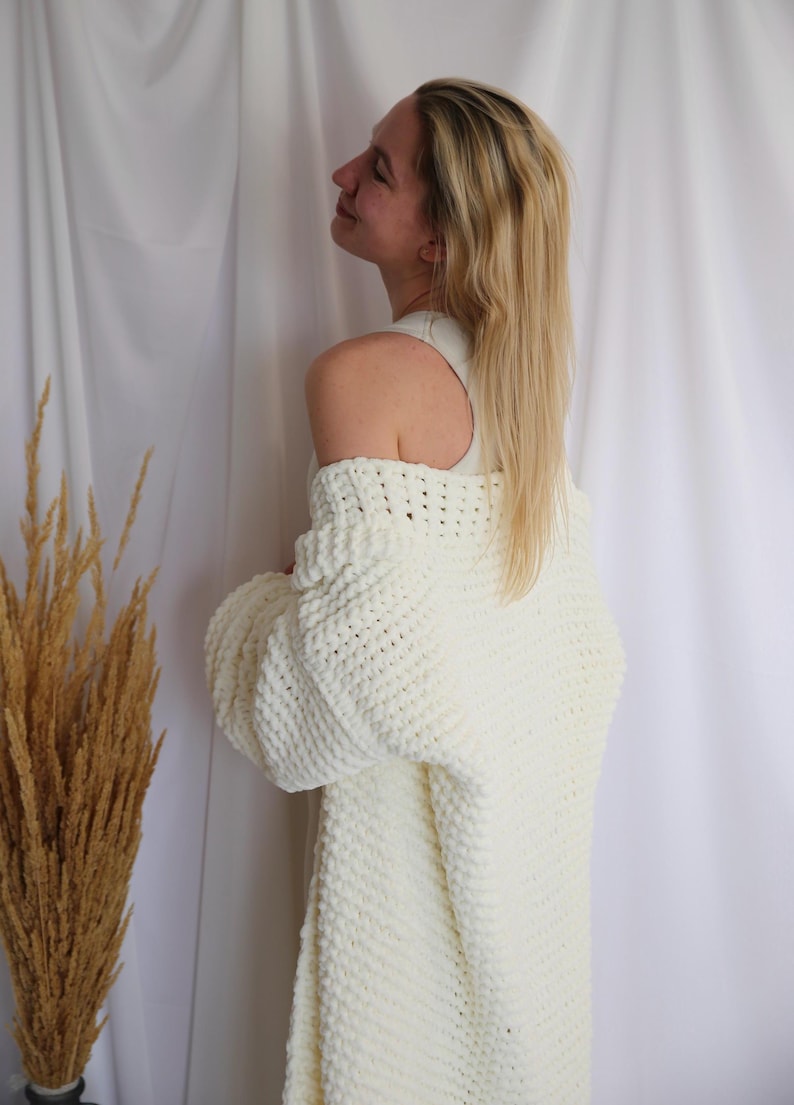 Cardigan in maglia grossa: micropoliestere avorio, maglione caldo fatto a mano immagine 5