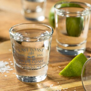 Último brindis en la costa Despedida de soltera Vaso de chupito personalizable Recuerdo de fiesta Regalo de dama de honor Regalo de novia Despedida de soltera costera