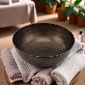 Handmade Copper Foot Basin: 16&quot; Spa Pedicure Bowl