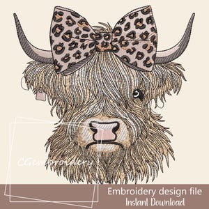 File di ricamo divertente di mucca delle Highlands, file di ricamo di animali da fattoria, modello di ricamo a macchina di mucca scozzese a pelo lungo delle Highlands, motivo di fiocco leopardato di mucca
