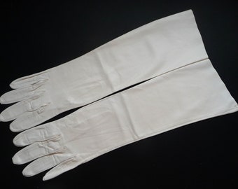 Vintage Kidskin Leather 15" Gloves, Caresskin by Superb, Cream Color, Size 6 1/2, Washable, NEW Never Worn w/Tags