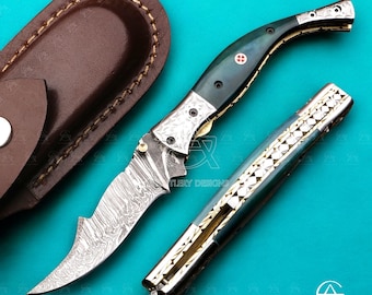 Cuchillo plegable de acero de Damasco forjado a mano / Mango de hueso de camello, funda de cuero