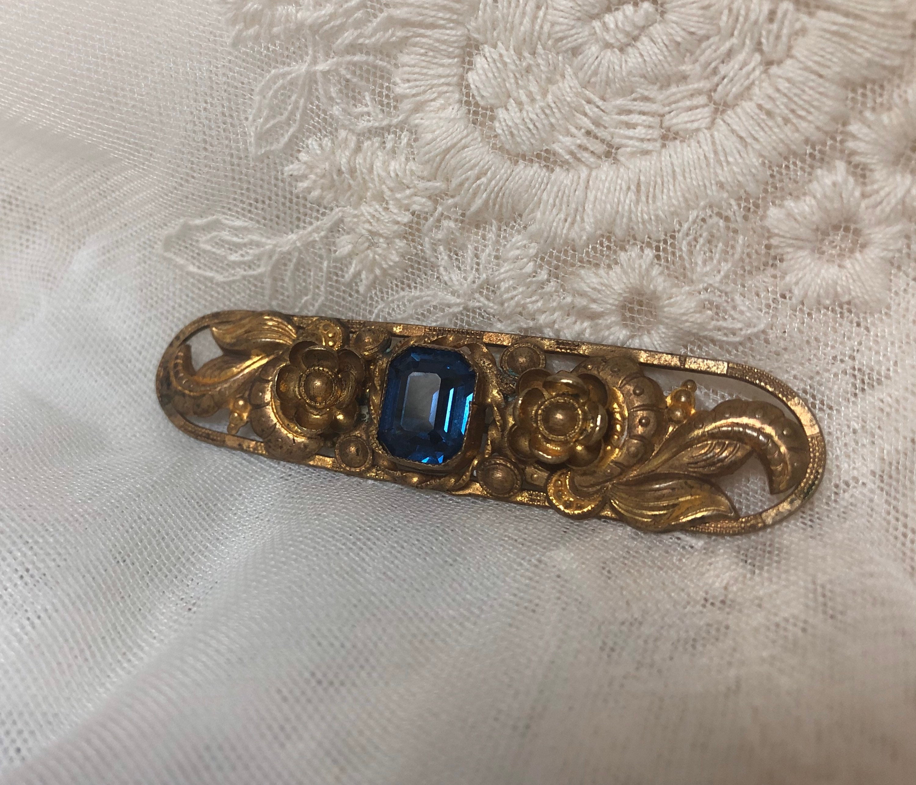 Broche Victorienne En Or 9 Kt - Avec Perles Et Grenat - Bijou Ancien Occasion En Bon État - Origine Espagne