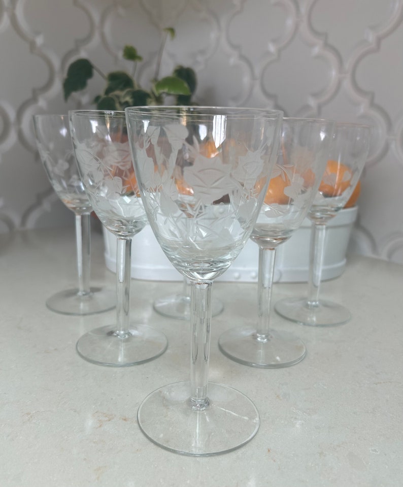 Set of 6 Vintage Etched Wine Beverage Glasses Stemware image 1